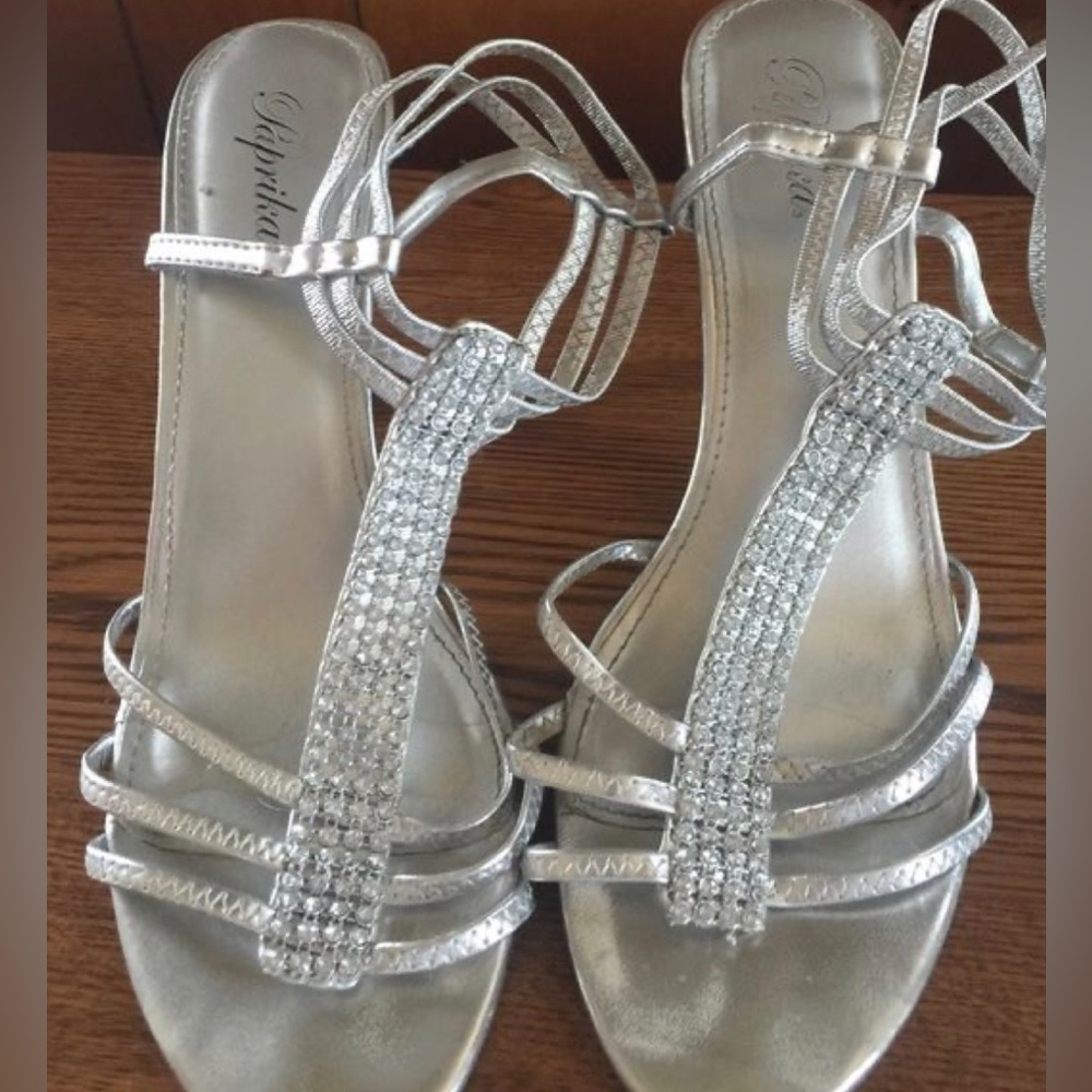 Heels - Picture 2 of 6
